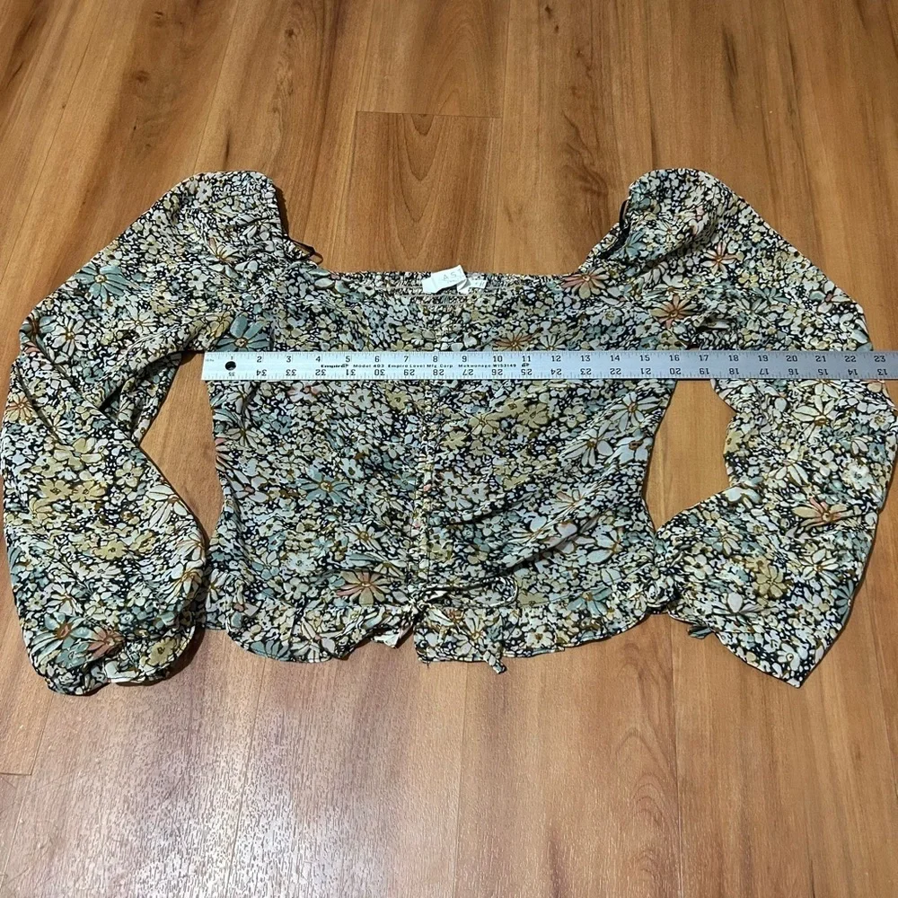 Astr Green and White‎ Puff Sleeve Blouse